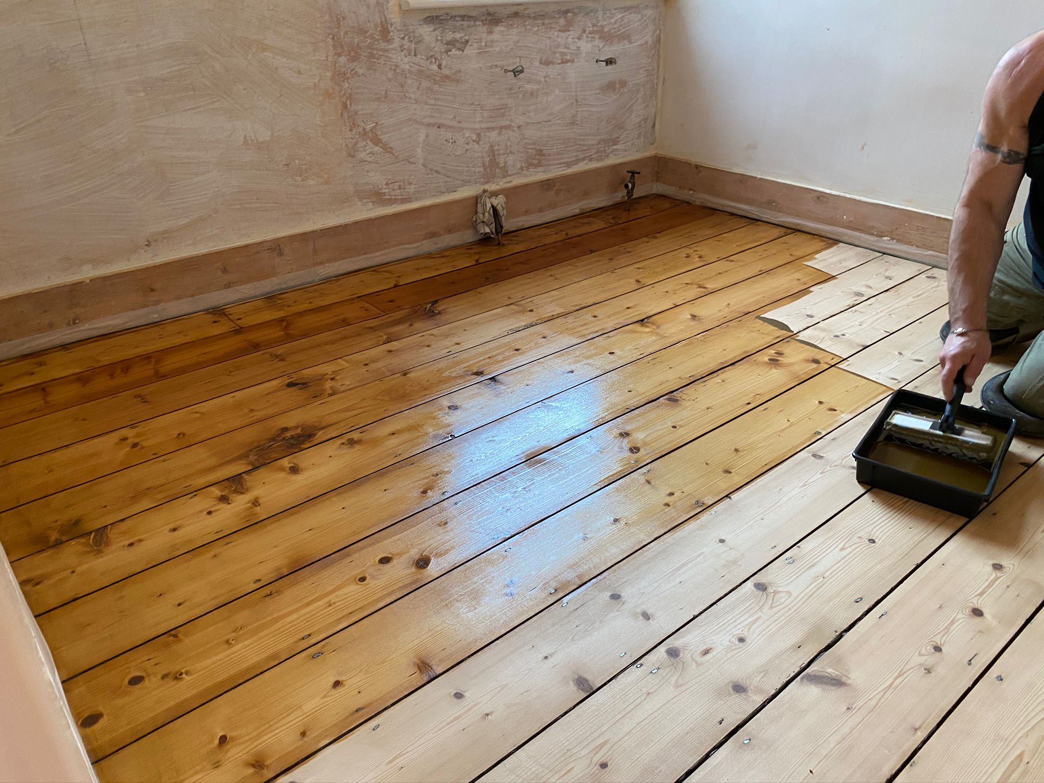 finishing wooden floor renovation and restoration