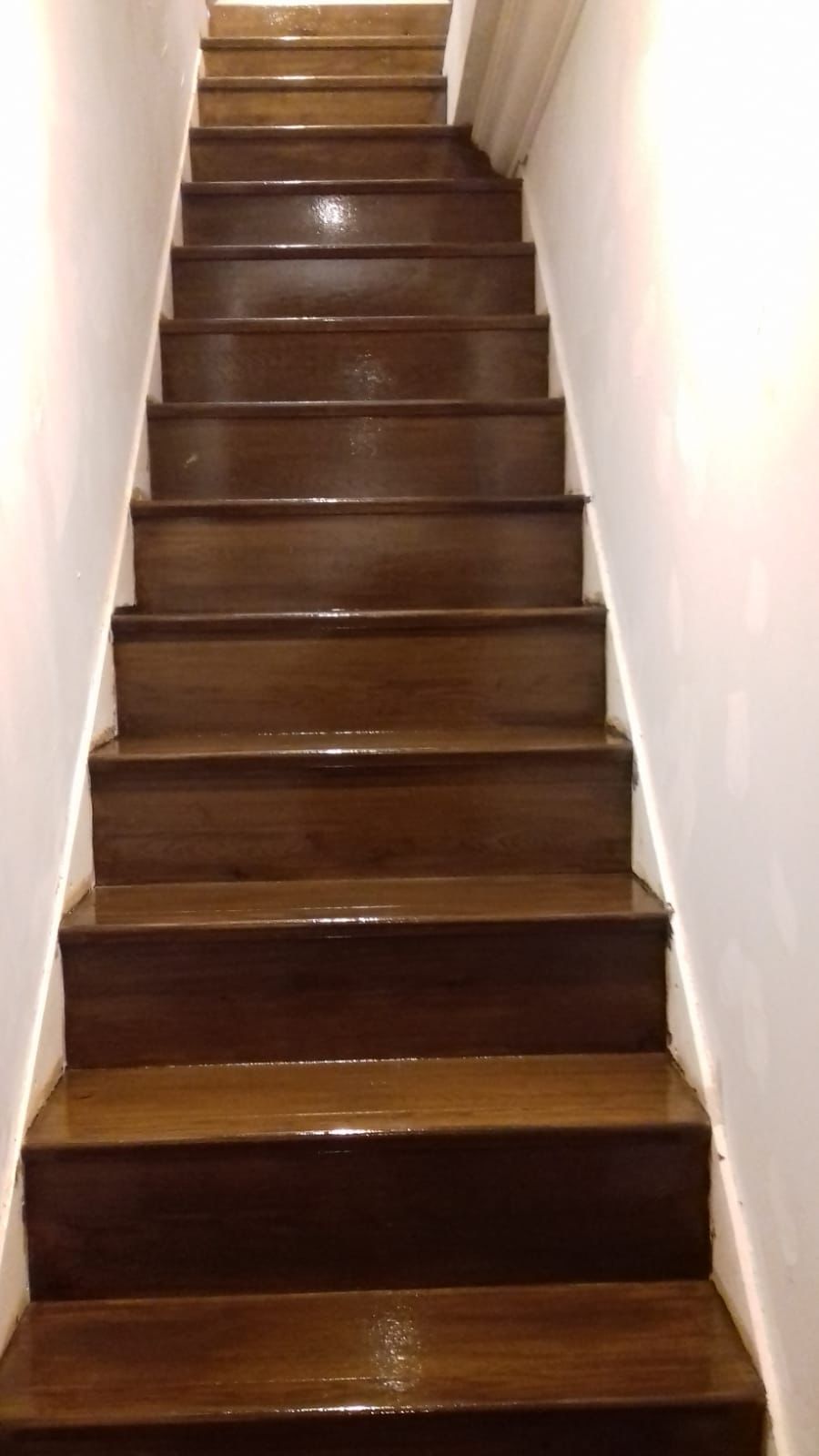 wooden staircase renovation and restoration